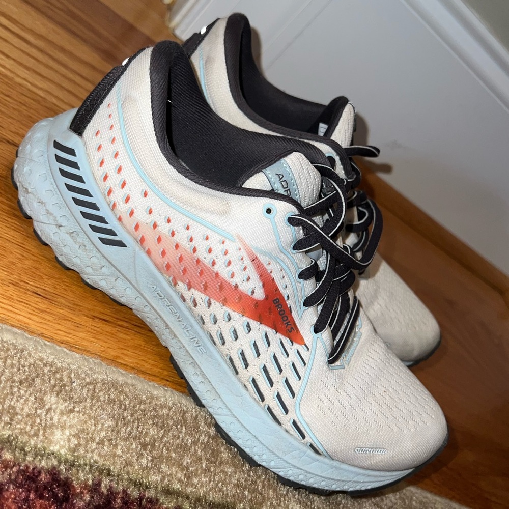 Brooks Adrenaline Tennis Shoes